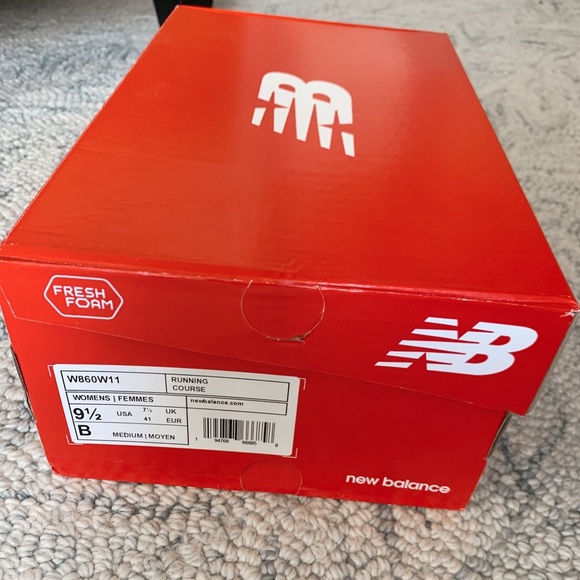 New Balance • Fresh Foam 860v11 - Picture 3 of 11